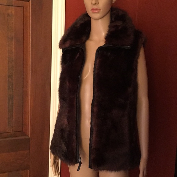 Reversible Faux Fur Vest - Picture 7 of 12